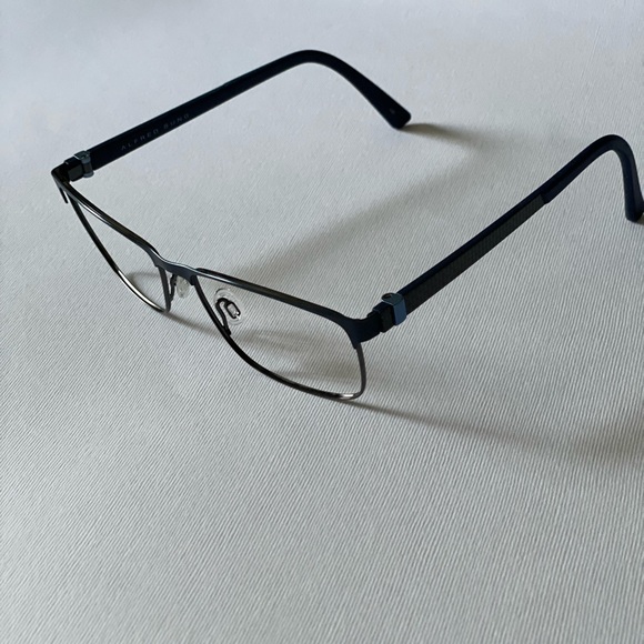 ALFRED SUNG Reading Frames - Picture 1 of 12